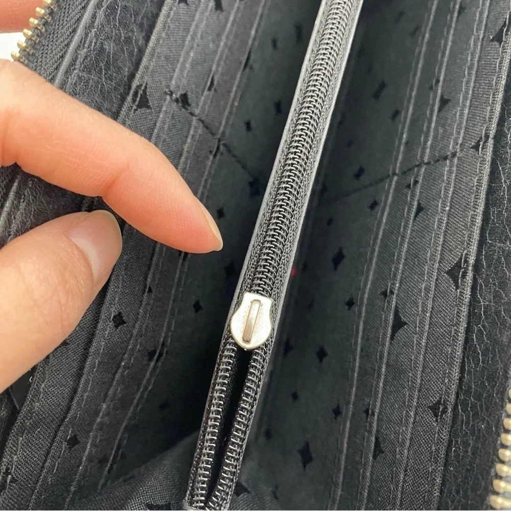 FOSSIL Black Cowhide Leather Clutch Wallet Keyhole Zip Around 8"x4.25" - Picture 7 of 9